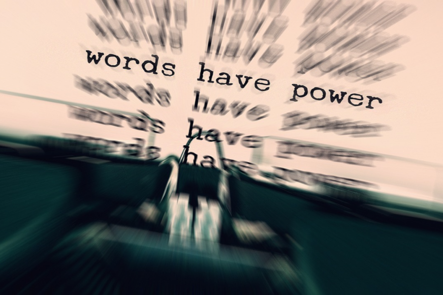typewriter-g6d6b7773b_1920.jpg
