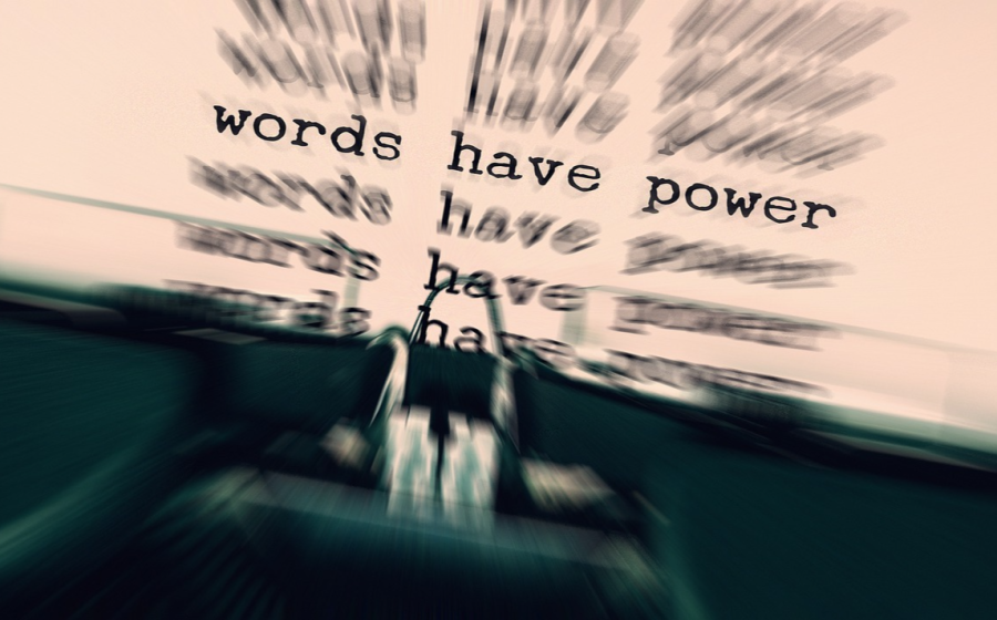 typewriter-g6d6b7773b_1920.jpg