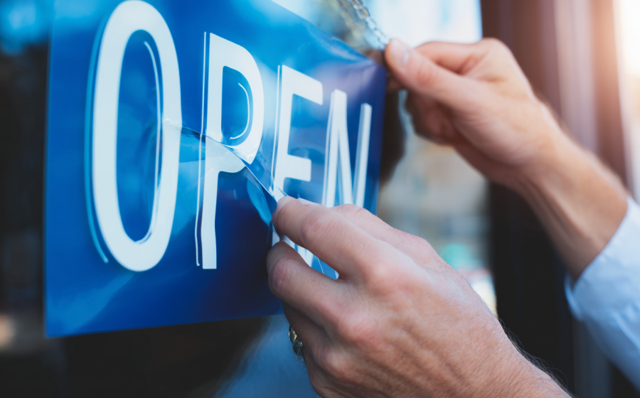 u2442729988_Close-up_realistic_photo_of_a_local_entrepreneur__fd1b9be9-3a53-443f-8543-5ce4ade7c09a_3.png