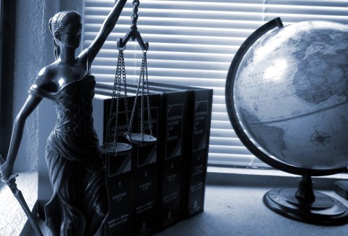 lady-justice-2388500_960_720.jpg
